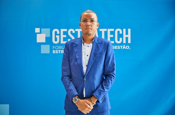 How Can UK Business Services Improve Efficiency Through Technology?